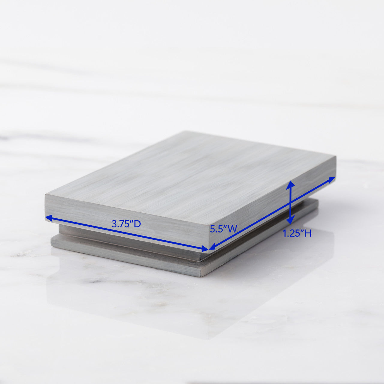 Set of 2 rectangle shelves for displaying figurines and keepsakes